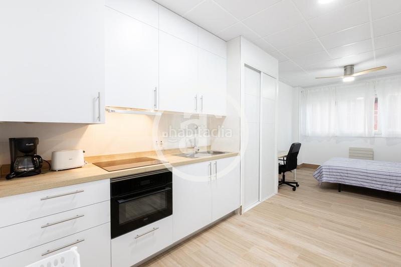 Foto e0994851-db73-448b-8a1b-eec0ceef8e88. Alquiler estudio en calle de san manuel 3 estudio de alquiler temporal de 1 habitación y 1 baño en latina en Madrid