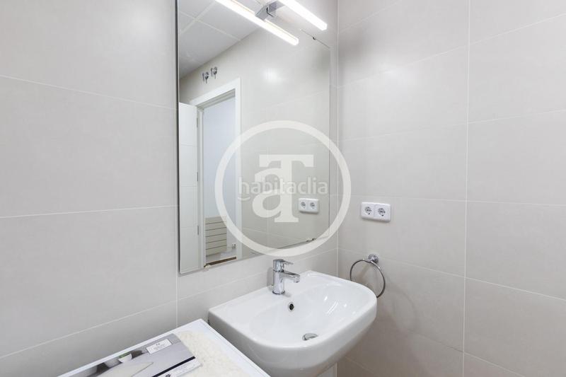 Foto c882ff69-300f-4f93-a63b-0411be4c2e5c. Location studio dans calle de san manuel 3 dans Aluche Madrid