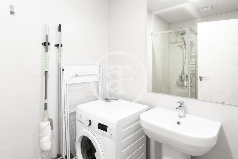 Foto 0ff7b3f0-e5b2-4826-b4c4-d87891a80e46. Rent studio with heating in Aluche Madrid
