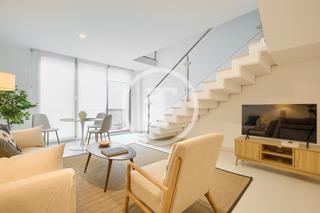 Rent Duplex  Avenida de manoteras. Dúplex de alquiler temporal de 1 habitación, balcón y con posibi