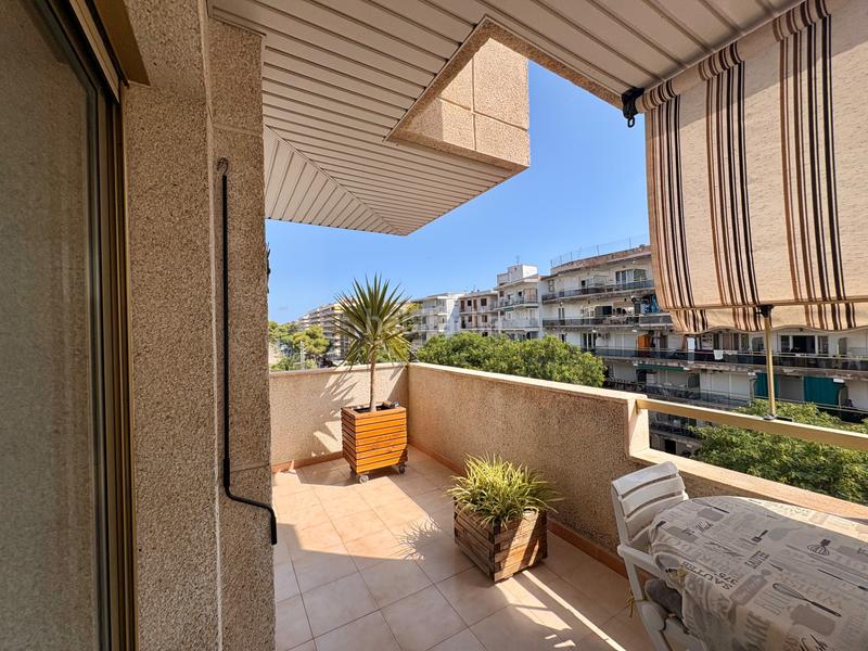 Foto 3363dd39-40ce-4c6b-8e34-eaf6d0eff1a1. Attico in carrer de carles buïgas 43 in Mar i Camp - Platja dels Capellans Salou