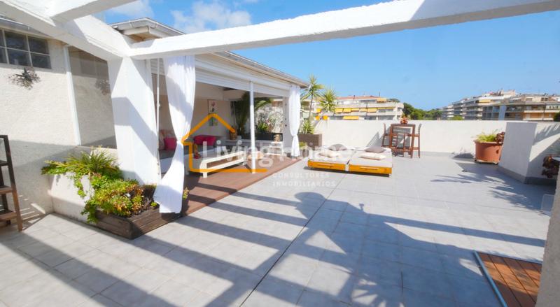 Foto 8f885e8c-b136-4d74-9c4f-931248dbade5. Attico in carrer de carles buïgas 43 in Mar i Camp - Platja dels Capellans Salou