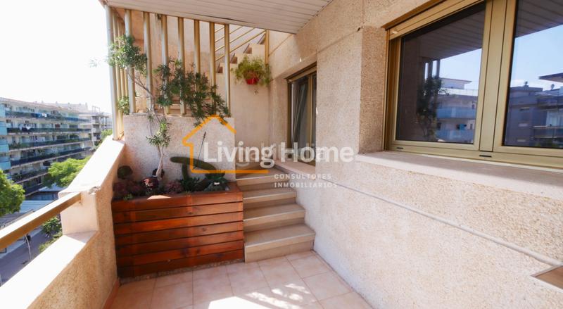 Foto fcdbab12-0347-4139-9cd8-39d5c96e9417. Attico in carrer de carles buïgas 43 in Mar i Camp - Platja dels Capellans Salou