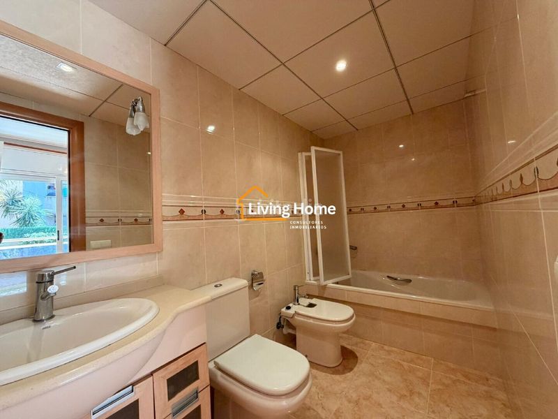 Foto 4ddadefe-c01c-408a-90f4-6f6195d12bfd. Pis a Mar i Camp - Platja dels Capellans Salou