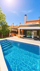Casa aparellada a Carrer de Paul Cézanne