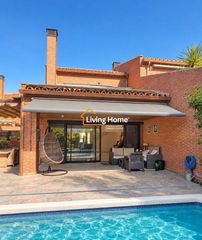 Casa aparellada  Carrer de paul cézanne. Magnífico chalet con piscina a pocos pasos de la playa la dorada