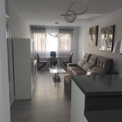 Alquiler Apartamento en Huerta de la Reina - Trassierra. Piso en alquiler amueblado y con cochera en el vial