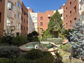 Pis  Calle rafael de la hoz arderius. Piso en el vial con cochera