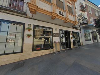Transfer Business premise in Calle puerta del rincón 17. Traspaso junto a plaza de colón  local de restauración reformado