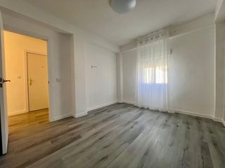 Pis  Calle santas flora y mar�a. Piso reformado en el naranjo