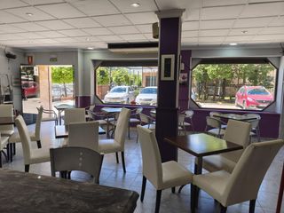 Local Comercial  Avenida de carlos iii. Local en carlos iii  como cafetería o inversión