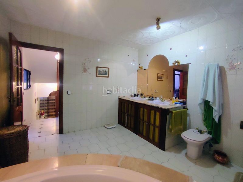 Foto a4e148ef-8ceb-4266-ad0d-82f75a3faf2d. Casa amb aparcament a casco histórico - ribera - san basilio Córdoba