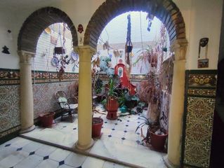Casa  Calle de pedro mu�oz. Casa junto a la corredera con cochera