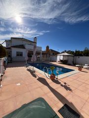 Chalet in Paraíso Arenal - La Colina. Chalet independiente en paraíso arenal