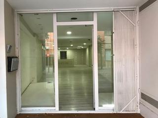 Lloguer Local Comercial a Carrer de sant joan 30. Local comercial en calle peatonal, centro del pueblo