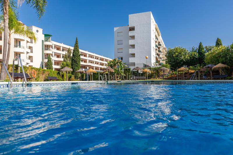 Foto 06218f6d-65b4-4f5f-94ec-85e7f7136333. Location attique avec cheminée chauffage parking piscine dans Marbella