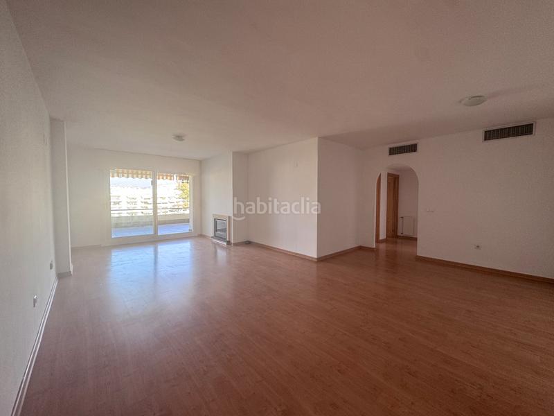 Foto 6b29e197-f732-4d5d-a648-e31ccd5deba3. Location attique avec cheminée chauffage parking piscine dans Marbella