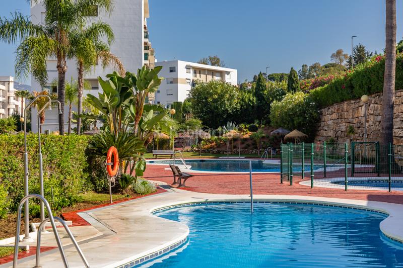 Foto 79996817-6702-4c6c-a6b4-b521be6f3c80. Location attique avec cheminée chauffage parking piscine dans Marbella