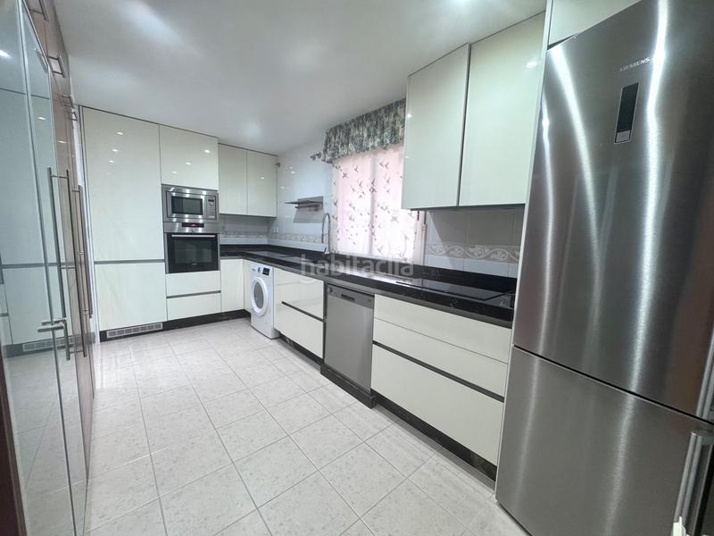 Foto 973f2051-c8fe-4259-a84d-eb9dadaf4d55. Location attique avec cheminée chauffage parking piscine dans Marbella