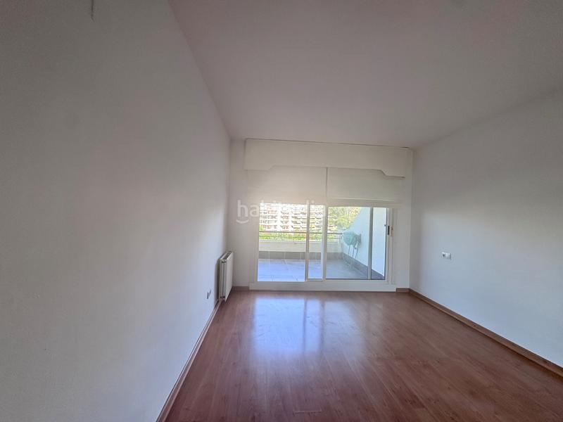 Foto dc1eb18c-58e8-4f7c-a667-80d674b94ec0. Location attique avec cheminée chauffage parking piscine dans Marbella
