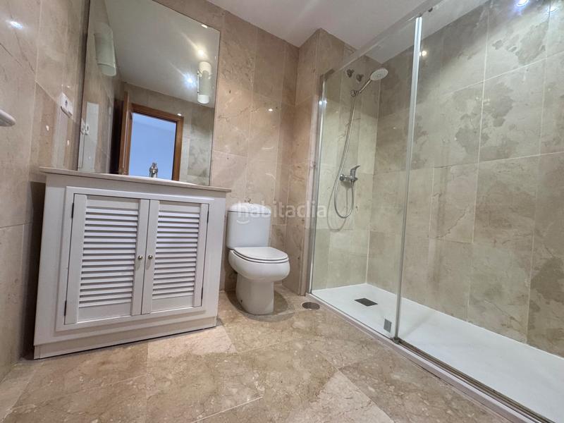 Foto 11c6458a-faa2-468c-b1b2-6612bba3cf81. Rent penthouse with fireplace heating parking pool in Marbella