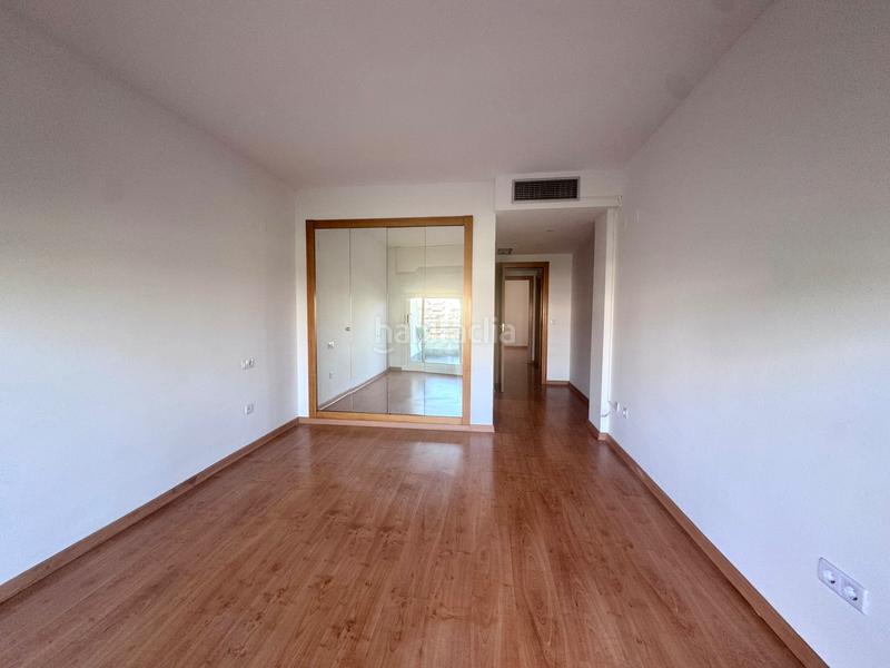 Foto 9e86f557-95df-4813-b5af-f119e828cb6a. Rent penthouse with fireplace heating parking pool in Marbella