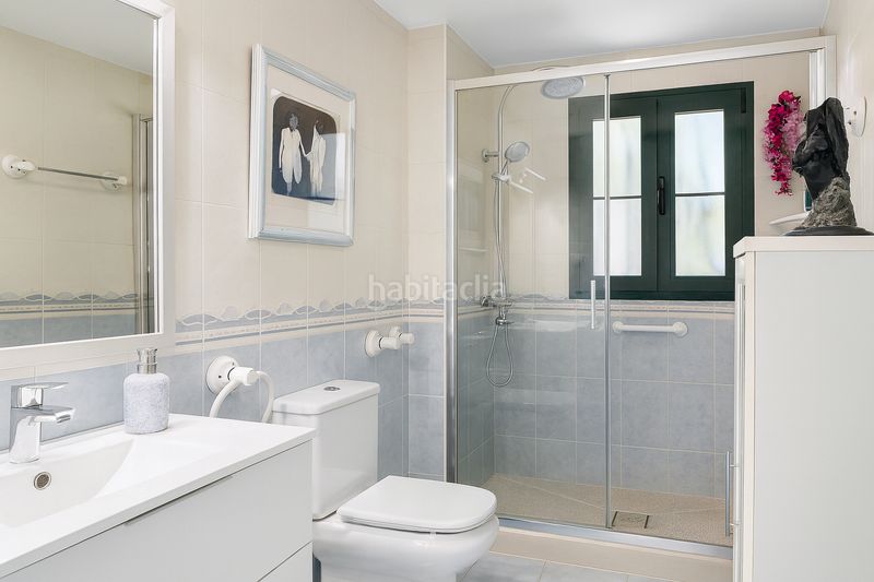 Foto d1b670b5-f4f4-4e8c-b768-debfdb98dec6. Piso en Nueva Atalaya Estepona