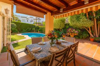 Chalet à La Carolina - Guadalpín. Espectacular villa en la milla de oro, marbella