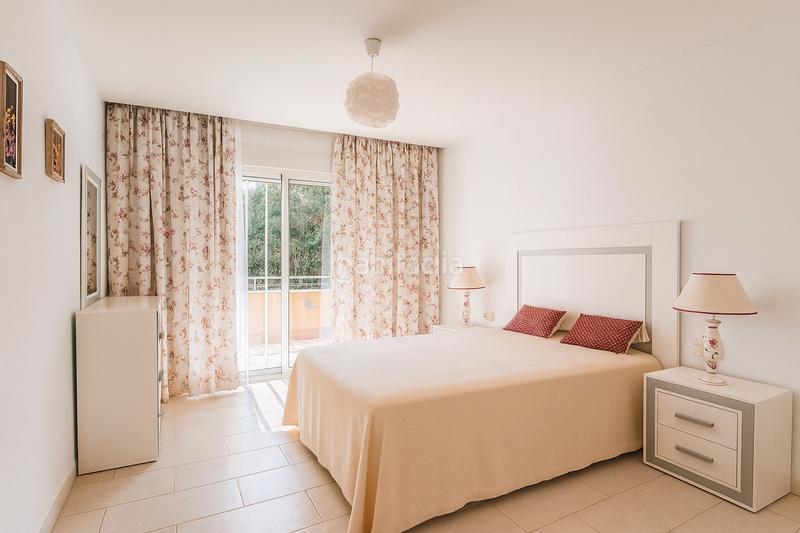 Foto 61794551-48ff-4554-9d0c-d58b2a7944f1. Apartment with parking pool in La Quinta Benahavís