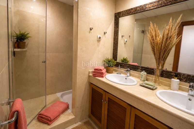 Foto 46765734-7284-49b9-a6de-accfe107d6e8. Casa adossada amb xemeneia aparcament piscina a Valle Romano Golf Estepona