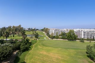 Lloguer Planta baixa a Calle 25 24. Apartamento en planta baja primera linea golf-guadalmina alta