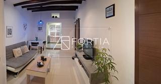 Piso  Carrer de montserrat. Piso reformado con balcón