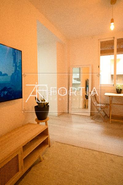 Foto 01d94726-d553-402b-a5ce-0858416725e8. Piso  reformado y amueblado en Raval Barcelona
