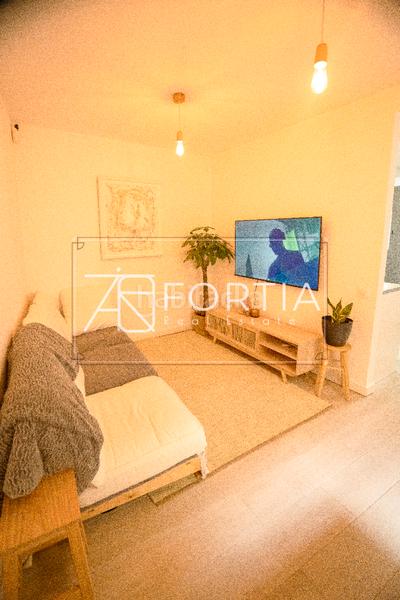 Foto 57a9a348-96b4-4c40-a8c1-88eccd03fb82. Piso  reformado y amueblado en Raval Barcelona