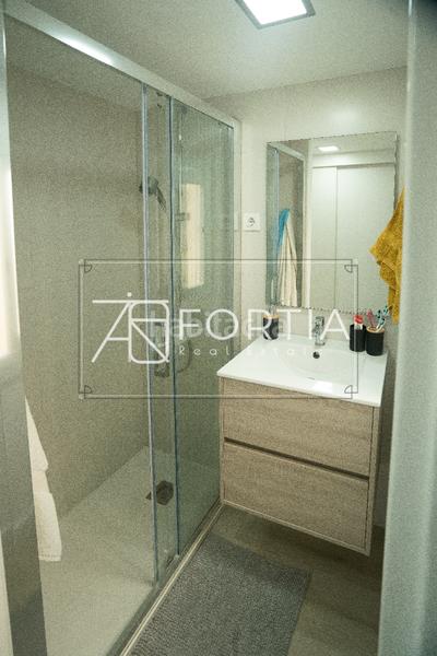 Foto f499294b-4328-4352-81f7-df729346e843. Piso  reformado y amueblado en Raval Barcelona