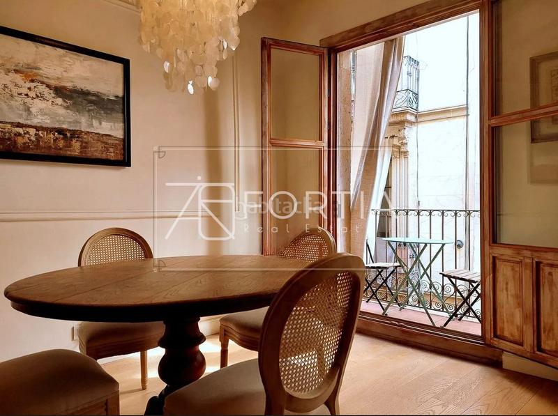 Foto b8a0be20-2475-4511-a113-5f6befe27601. Appartamento in carrer d'avinyó 32 in Gòtic Barcelona