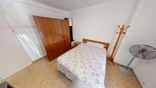 Etagenwohnung  Calle general pintos. ¡amplio piso de 3 dormitorios con terraza-balcón, ascensor y exc