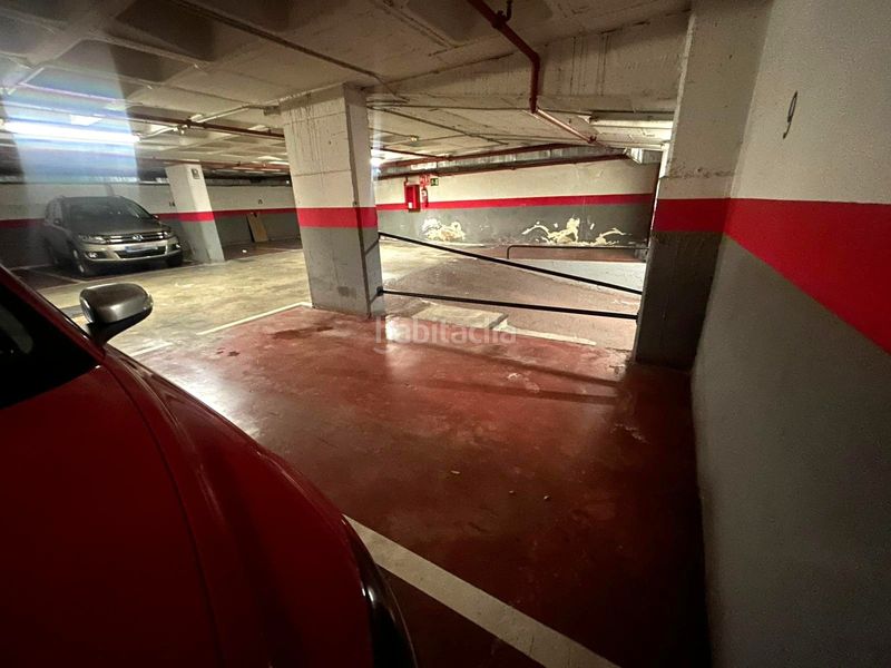 Foto b6670420-bdb0-4a05-af35-f9c0c060b36b. Aparcament cotxe a Mercado Alicante
