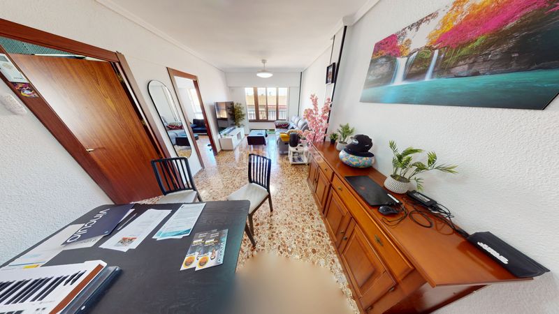 Foto a3660c1d-b67d-482e-b627-dd41163cd02f. Pis amb aparcament a Santo Domingo Alicante