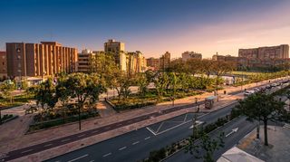 Etagenwohnung in Avenida de los condes de soto ameno 59. Vivienda con ascensor, garaje y vistas despejadas