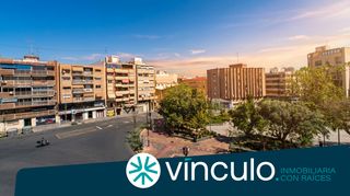 Pis a Avenida de los condes de soto ameno 59. Vivienda con ascensor, garaje y vistas despejadas