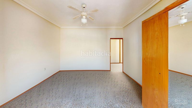 Foto b045e9aa-179f-4232-a469-9846407b1961. Casa adossada amb xemeneia calefacció aparcament a Algueña
