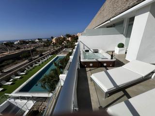 Pis a La Caleta. Apartamento de lujo con terraza y jacuzzi en costa adeje