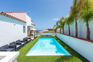 Chalet  Vinagrera. Espacioso hogar familiar en zona privilegiada con vista al mar