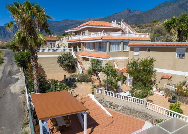 Foto a6e8c686-cffd-426b-a7ec-bcff929ca28f. Casa amb piscina a Cuevecitas - Malpaís Candelaria