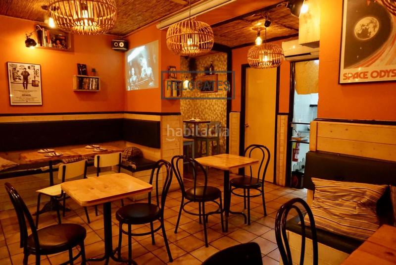 Foto 08e0b794-0b72-4f08-9d06-4cc7e227807d. Traspaso local comercial se traspasa negocio ideal tapas hambuerguesería cocktelería en Barcelona