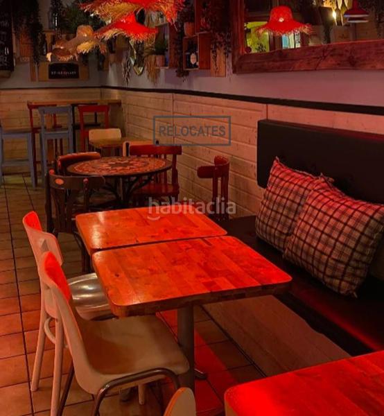 Foto 3928bea9-4d6e-4e24-941f-983d94892fbc. Traspaso local comercial se traspasa negocio ideal tapas hambuerguesería cocktelería en Barcelona