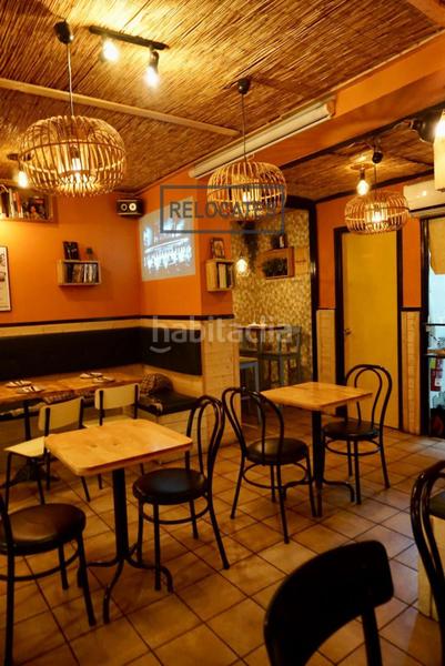Foto d14cacfd-ef37-478b-bb37-4f6259b1839c. Traspaso local comercial se traspasa negocio ideal tapas hambuerguesería cocktelería en Barcelona