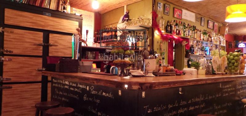 Foto efe9a7db-aa92-48b9-b148-aa09d4cf495e. Traspaso local comercial se traspasa negocio ideal tapas hambuerguesería cocktelería en Barcelona