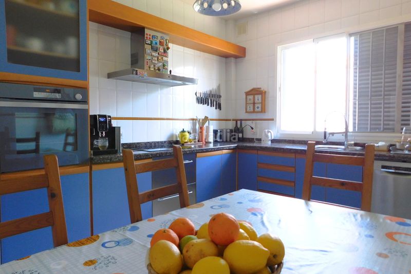 Foto 584a8898-9d19-4496-ac57-1dbbc6c5d2f0. Xalet amb xemeneia calefacció aparcament piscina a Espartinas